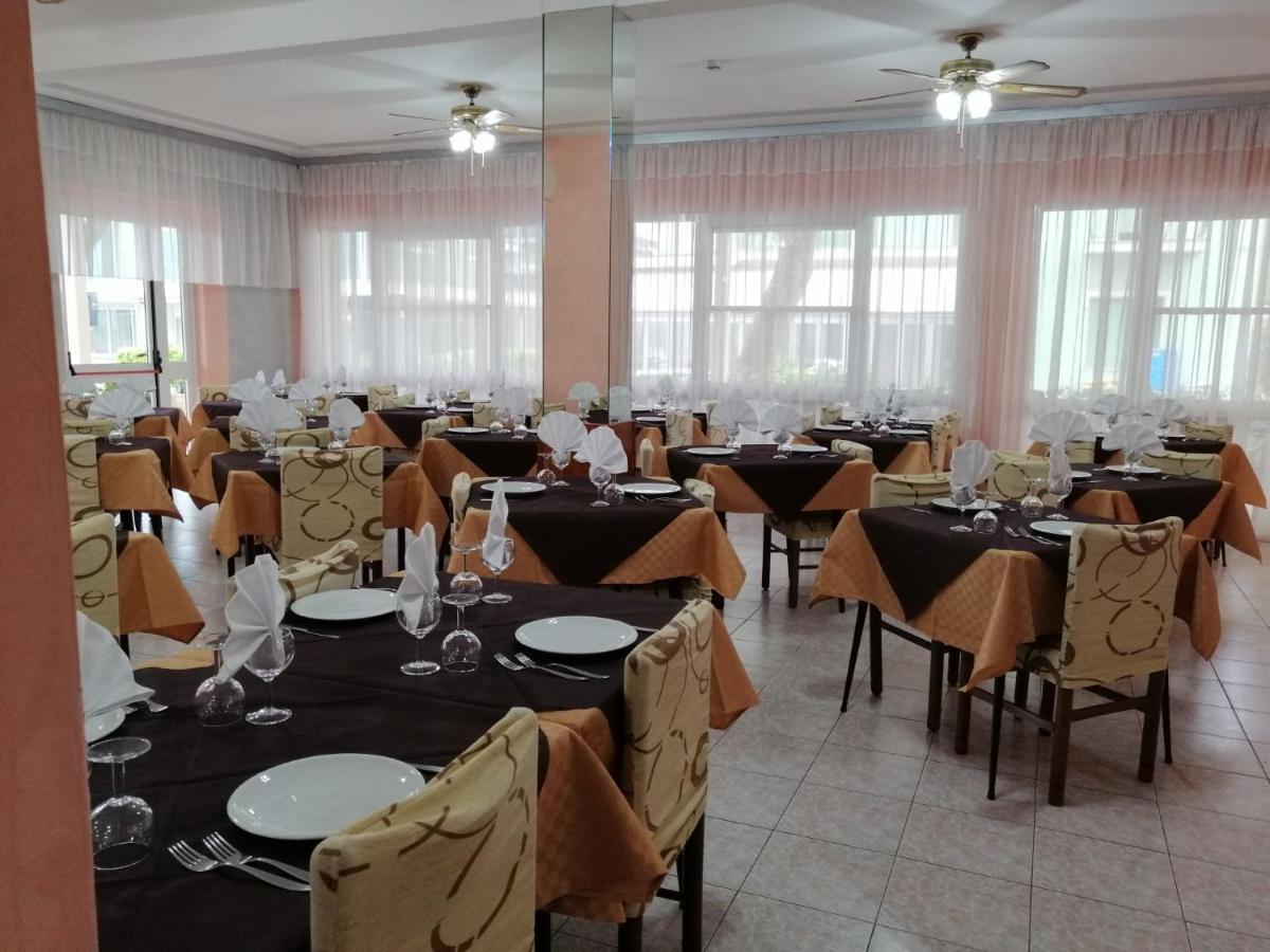 Hotel Alba Rimini Luaran gambar