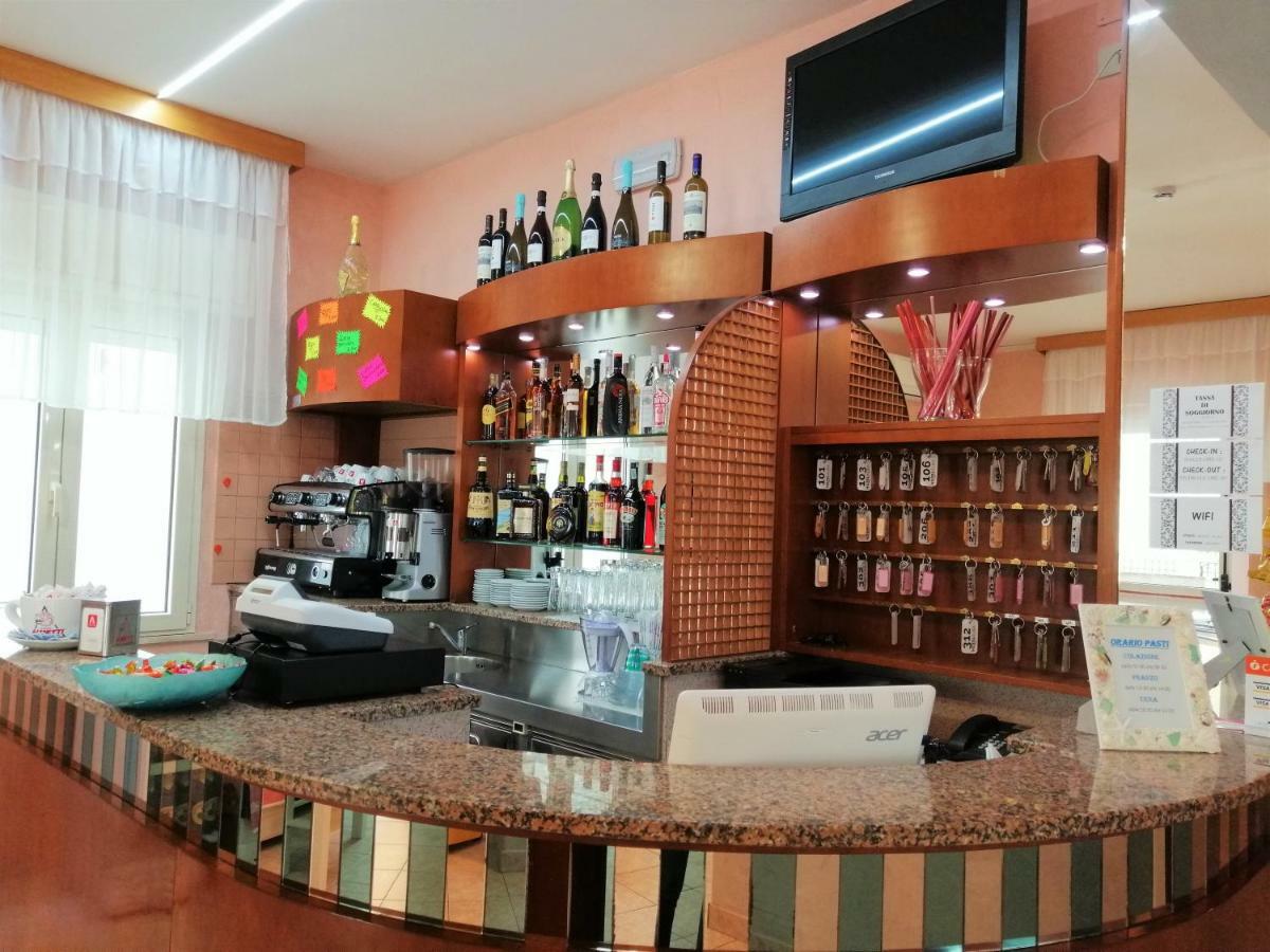 Hotel Alba Rimini Luaran gambar