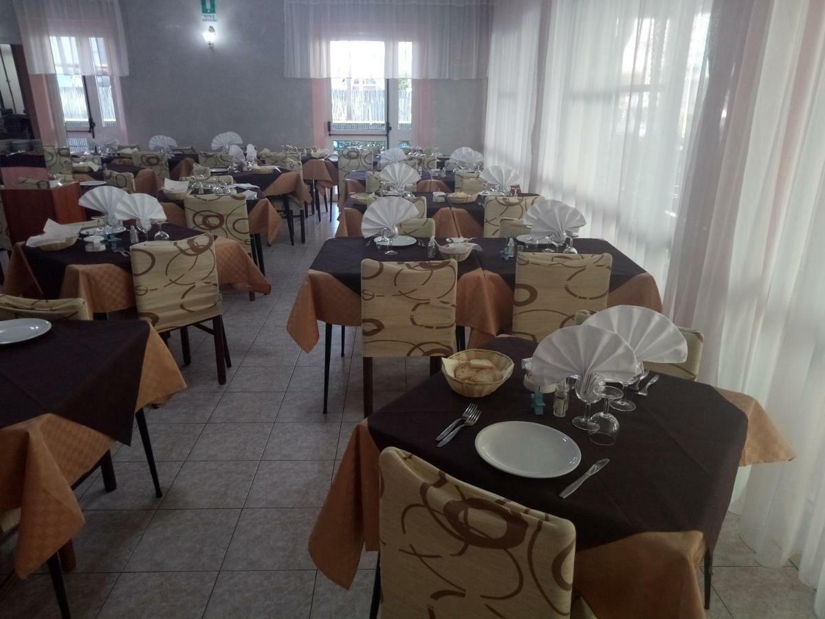Hotel Alba Rimini Luaran gambar